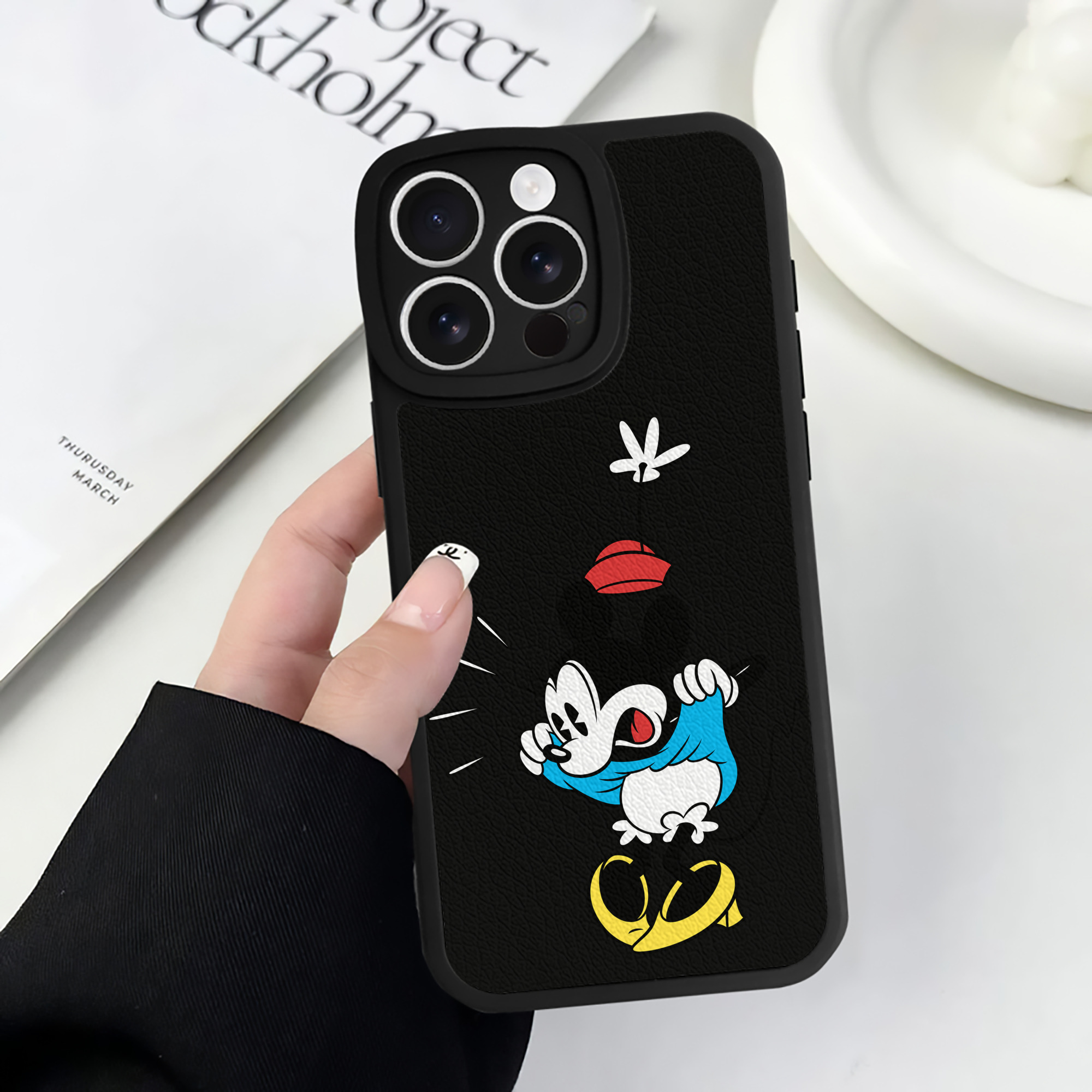 （画像用） ミッキーマウス Mickey Mouse 【iPhone 16シリーズ対応】シリコンスマホケース（レザー調） 材質：シリコン